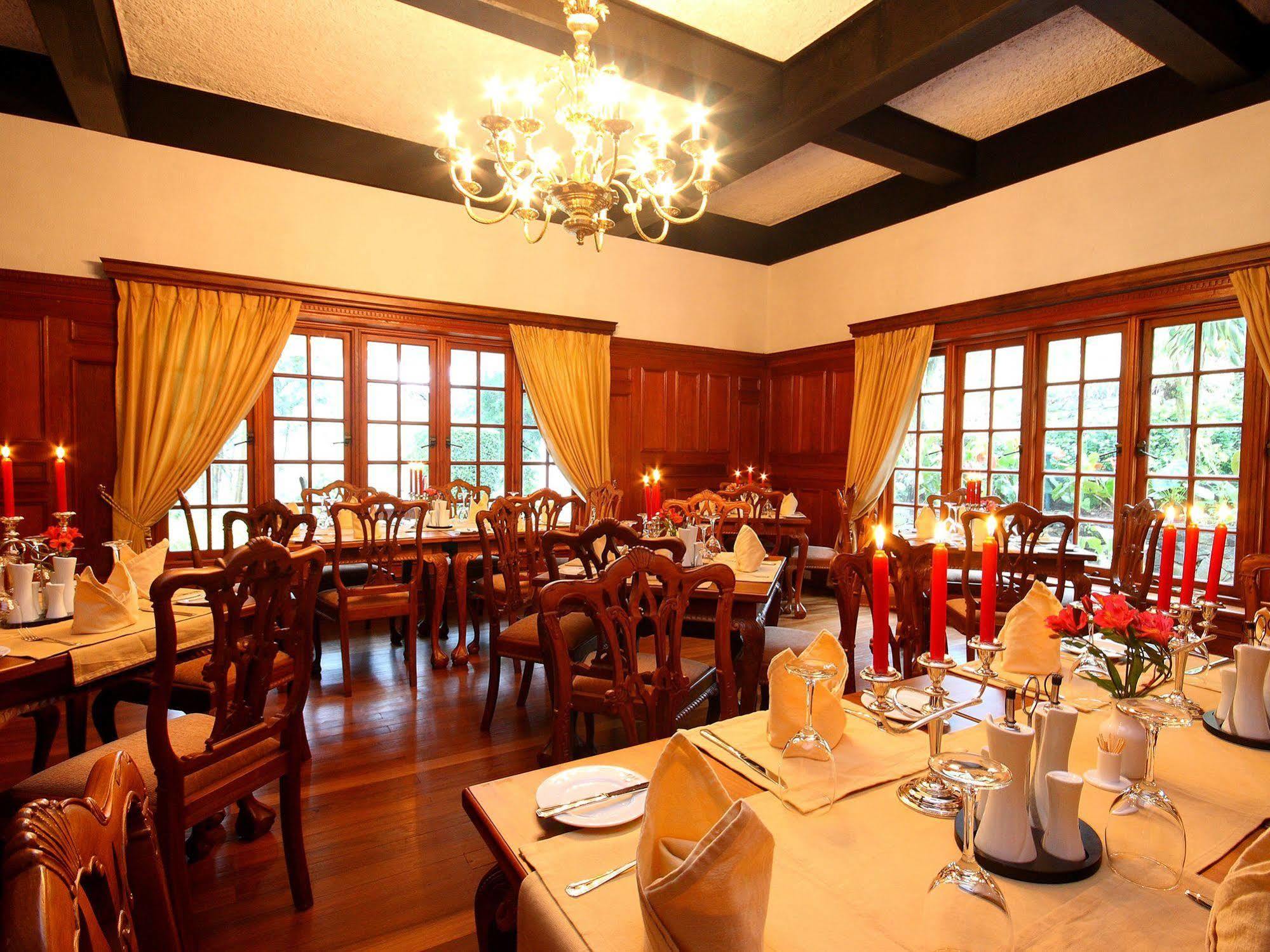 Governor'S Mansion Hatton Esterno foto